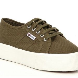 Superga Military Green platform sneakers!